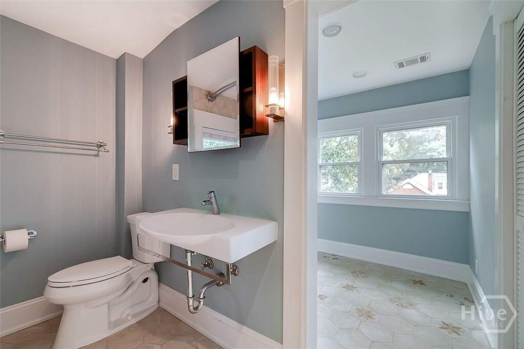 3 Bedroom Single Family Home/House's Image 32