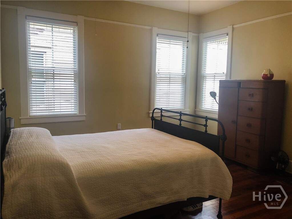 6 Bedroom Multi Unit's Image 14