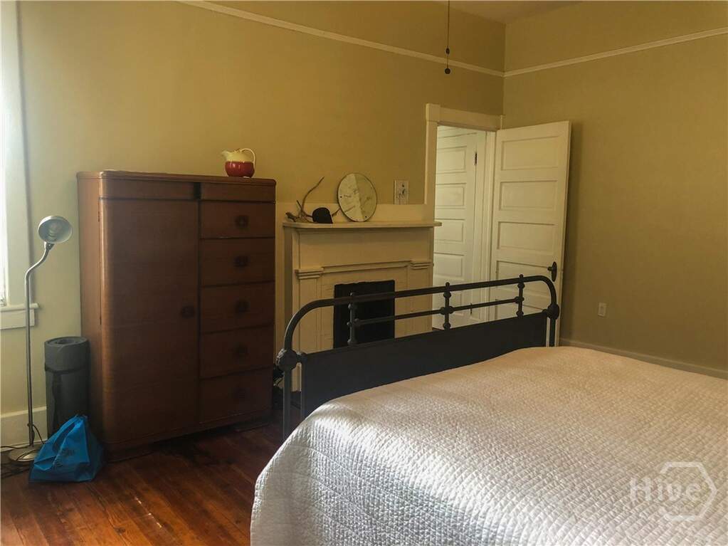 6 Bedroom Multi Unit's Image 16