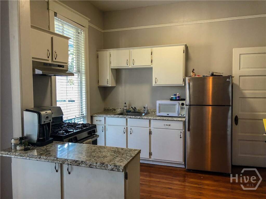 6 Bedroom Multi Unit's Image 18