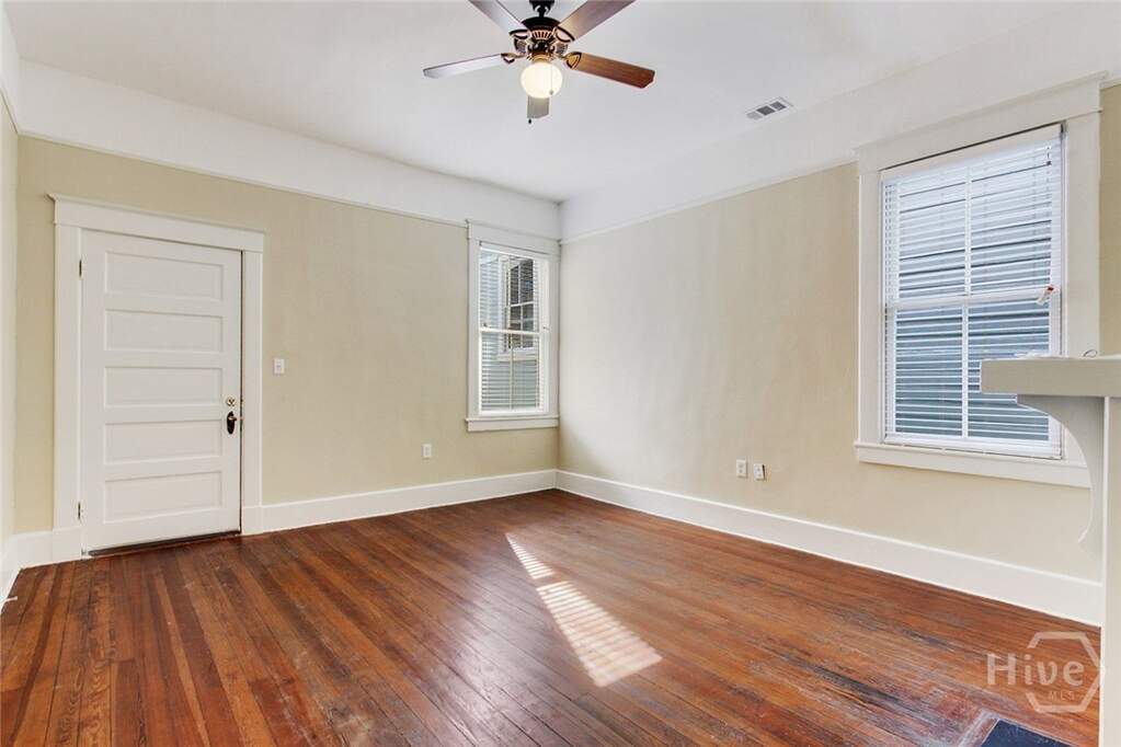 6 Bedroom Multi Unit's Image 25