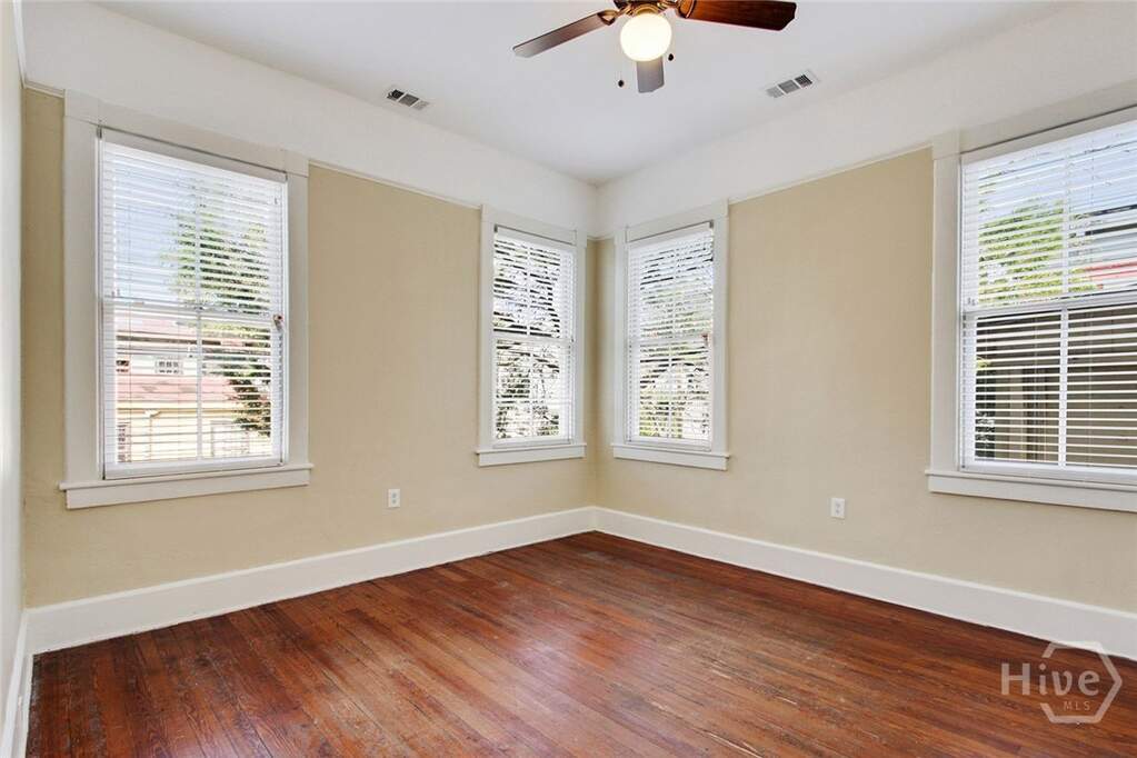 6 Bedroom Multi Unit's Image 27