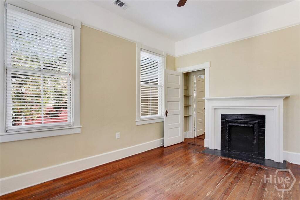 6 Bedroom Multi Unit's Image 32