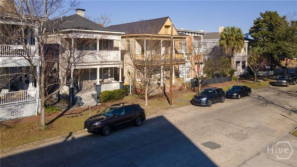 6 Bedroom Multi Unit's Image 40