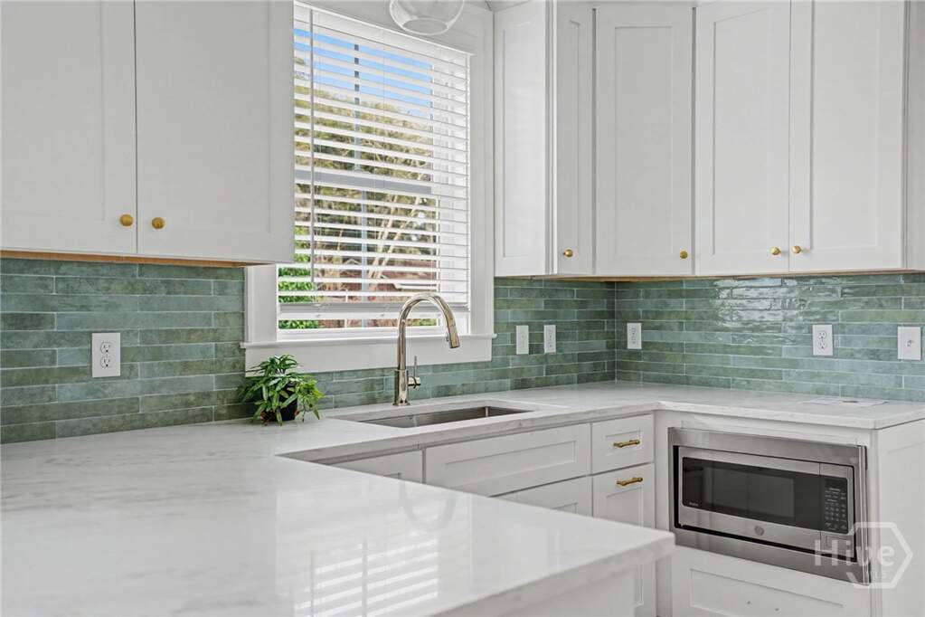 3 Bedroom Single Family Home/House's Image 8
