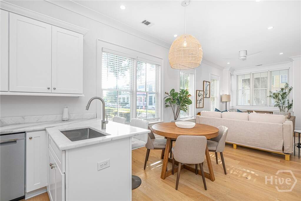 3 Bedroom Villa/Townhouse's Image 6