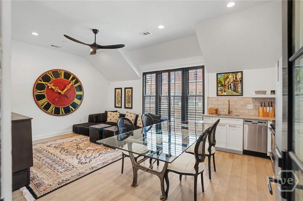 4 Bedroom Villa/Townhouse's Image 58