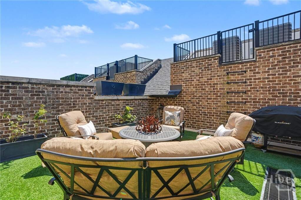 4 Bedroom Villa/Townhouse's Image 63