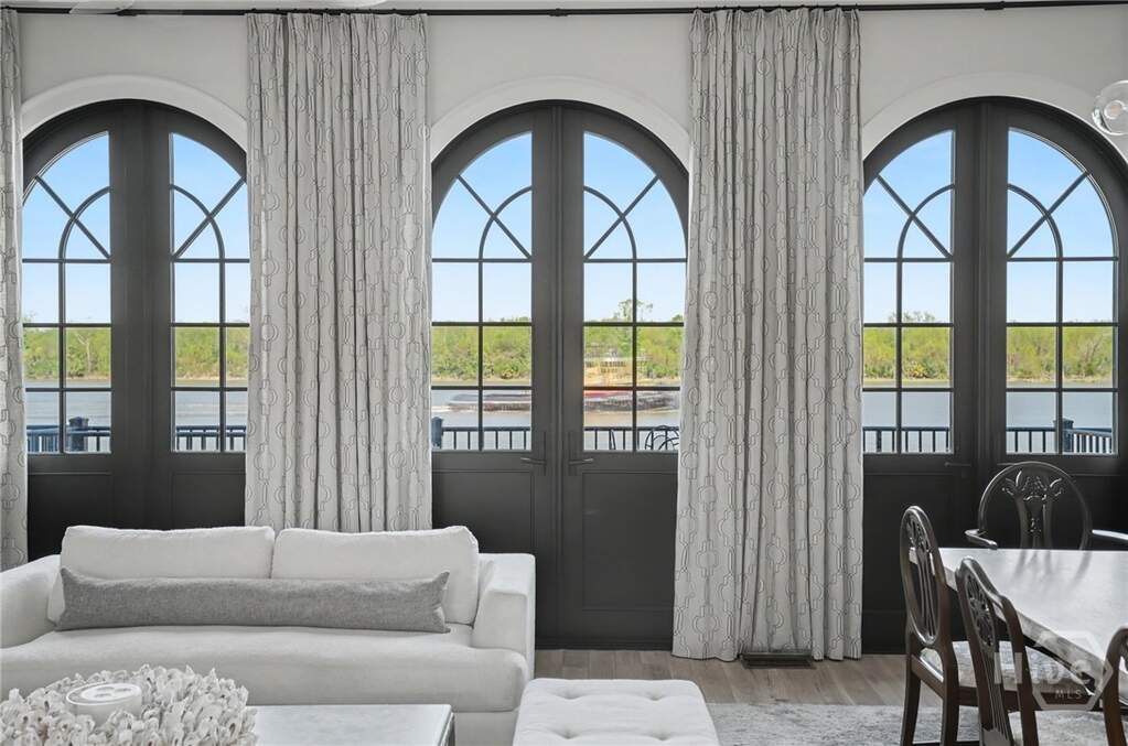 4 Bedroom Villa/Townhouse's Image 5