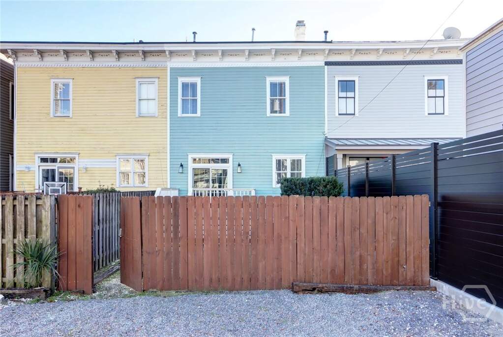 3 Bedroom Villa/Townhouse's Image 5