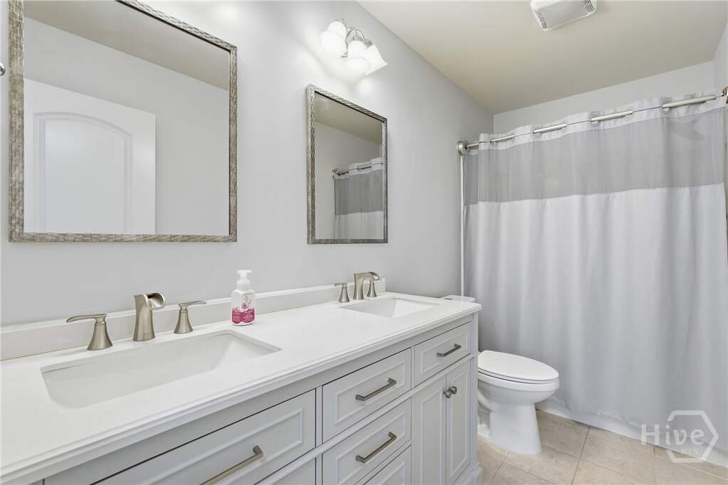 4 Bedroom Single Family Home/House's Image 25