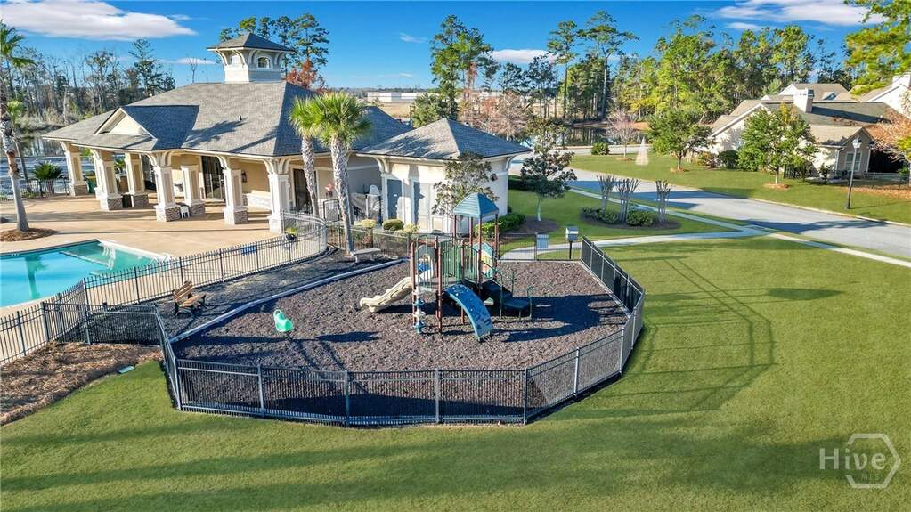 4 Bedroom Single Family Home/House's Image 33