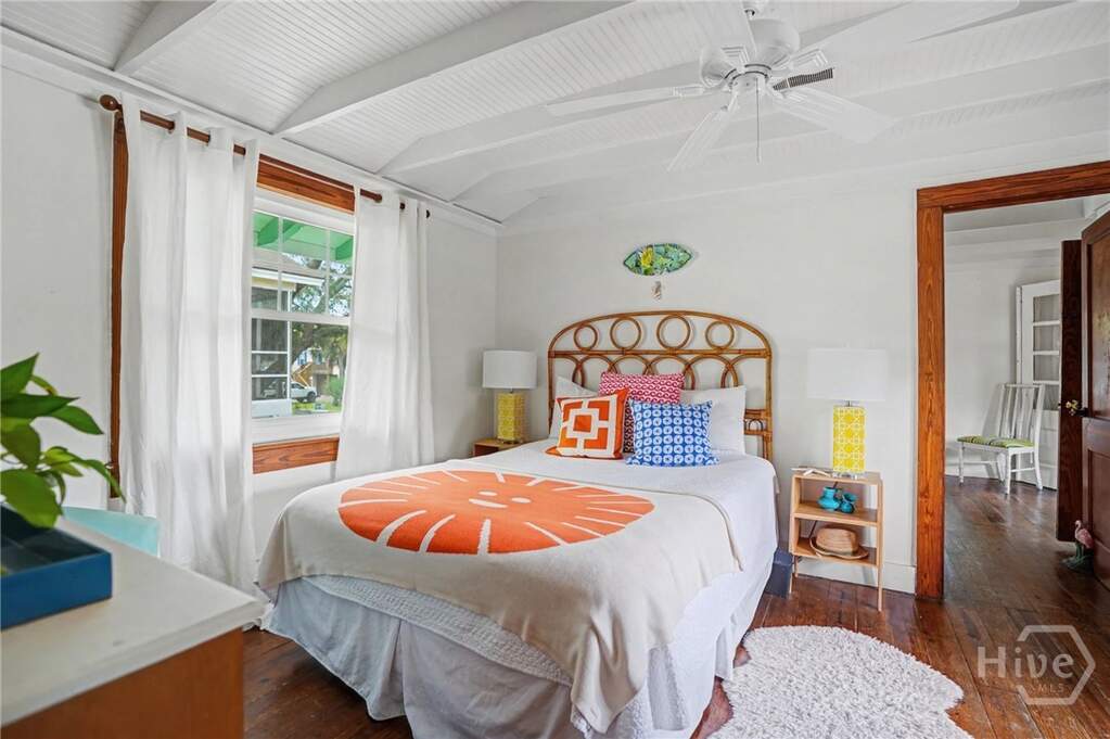 5 Bedroom Single Family Home/House's Image 14