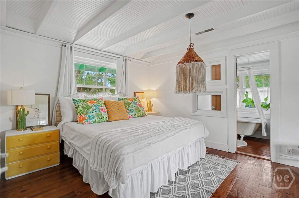 5 Bedroom Single Family Home/House's Image 21