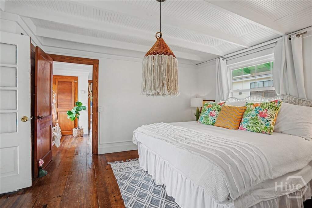 5 Bedroom Single Family Home/House's Image 23