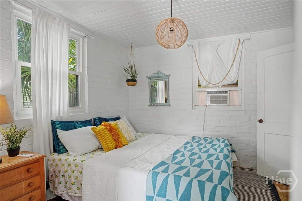 5 Bedroom Single Family Home/House's Image 26