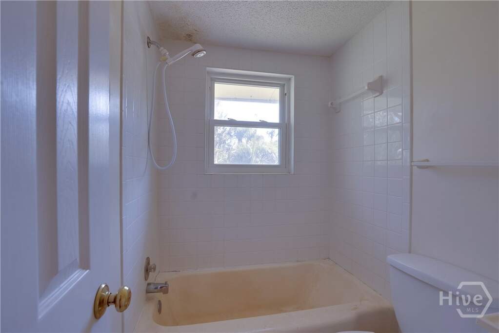 3 Bedroom Single Family Home/House's Image 23