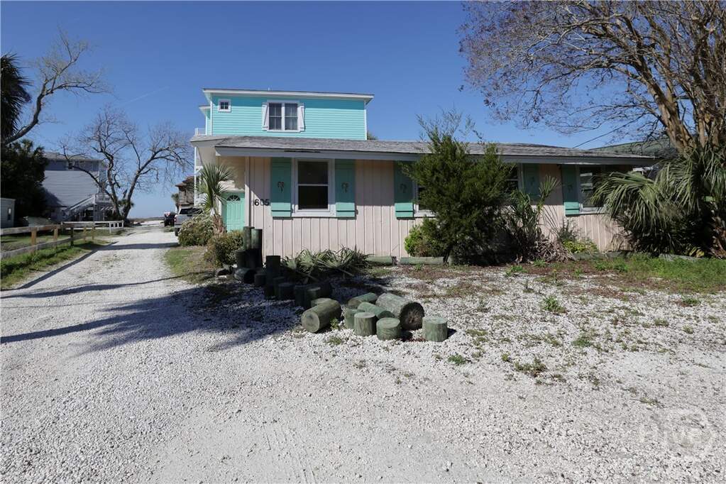 3 Bedroom Single Family Home/House's Image 3