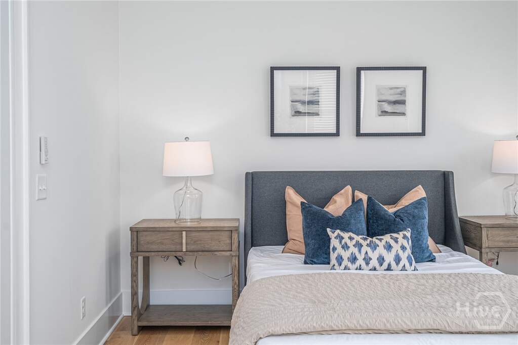6 Bedroom Multi Unit's Image 14