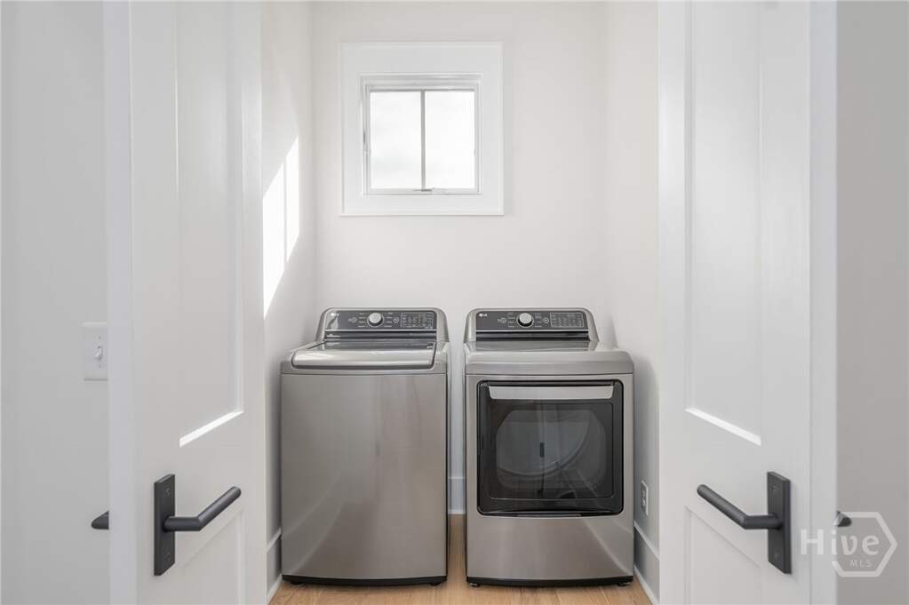 6 Bedroom Multi Unit's Image 25