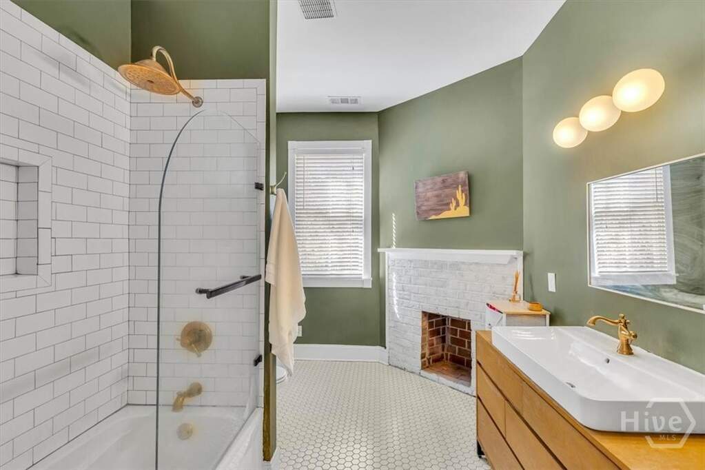 2 Bedroom Villa/Townhouse's Image 17