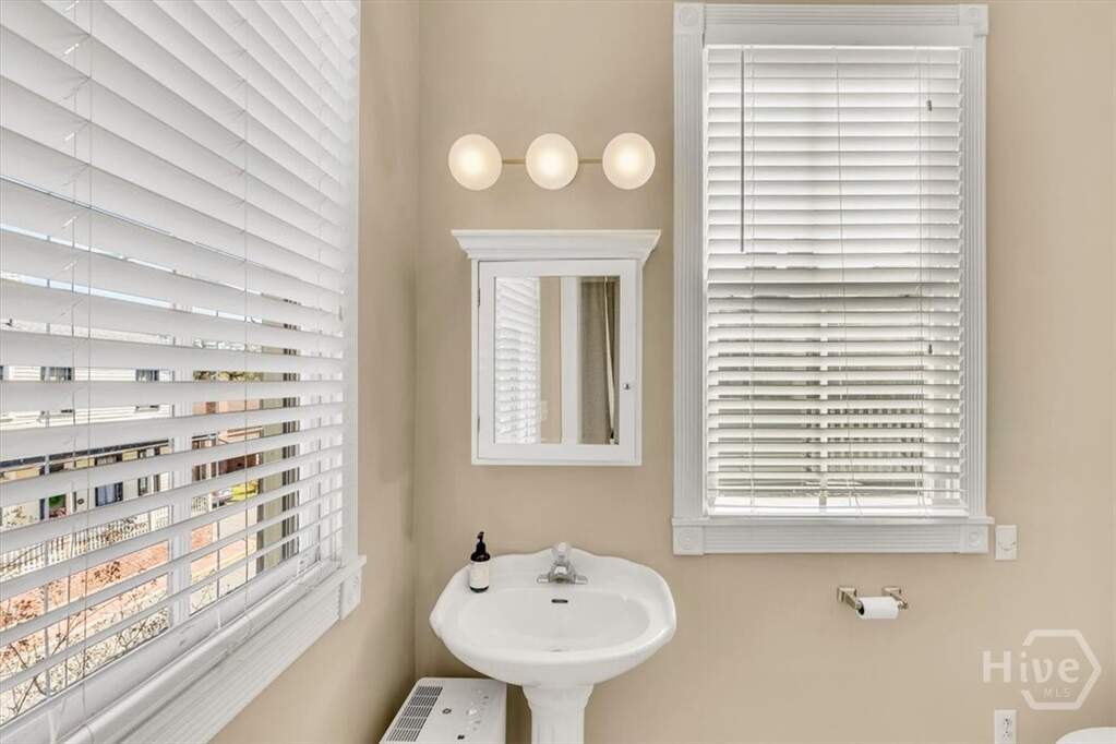 2 Bedroom Villa/Townhouse's Image 22
