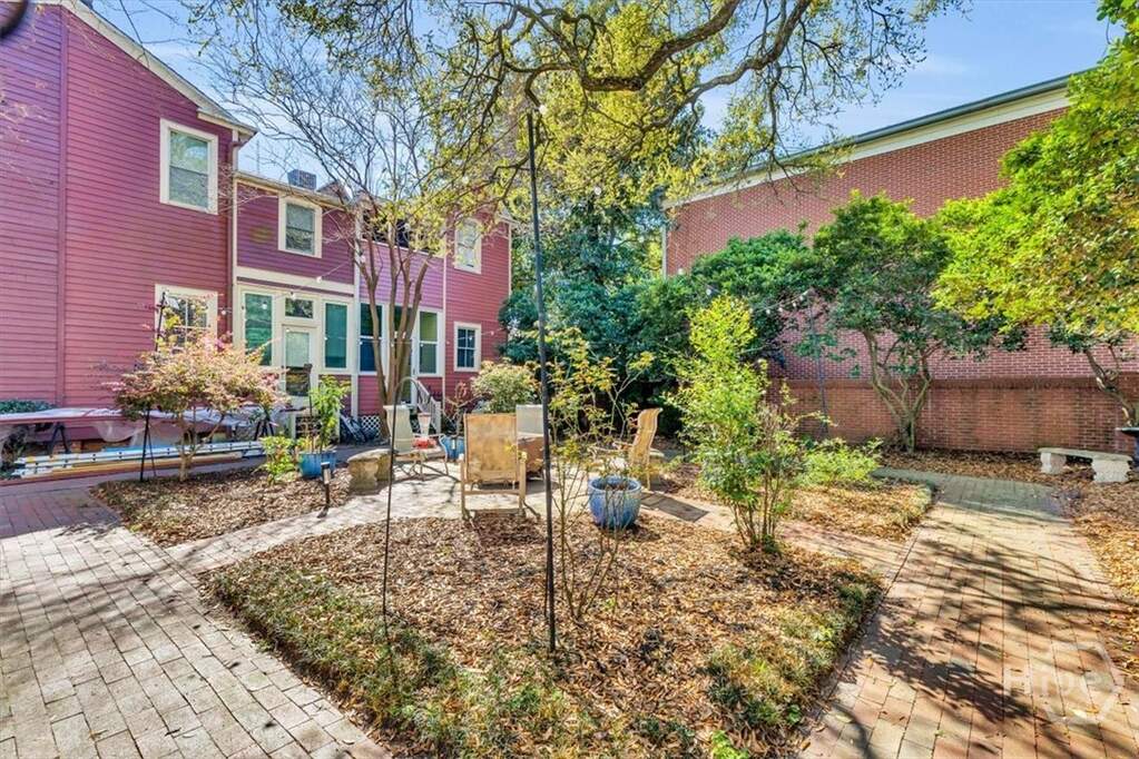2 Bedroom Villa/Townhouse's Image 31