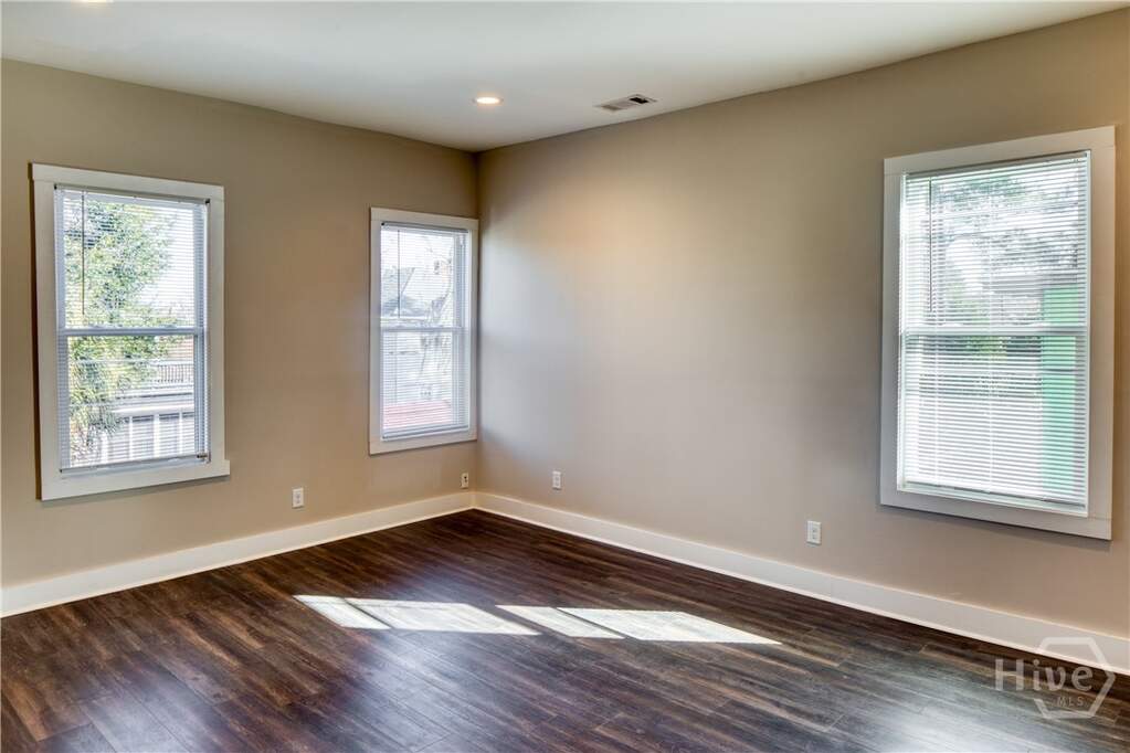 4 Bedroom Multi Unit's Image 5