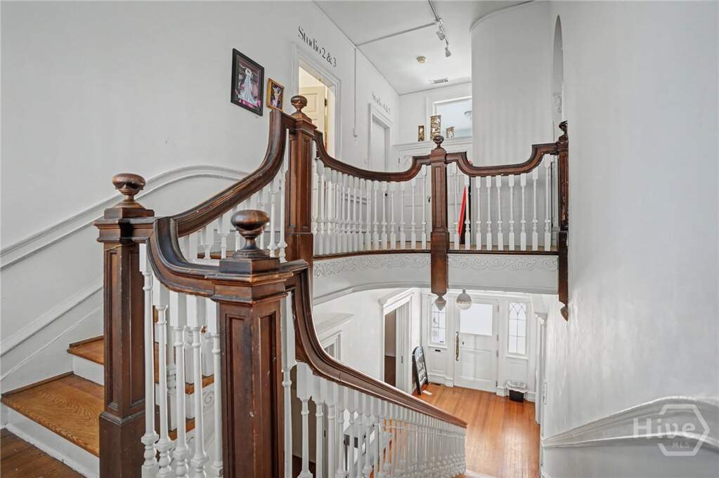 5 Bedroom Single Family Home/House's Image 10