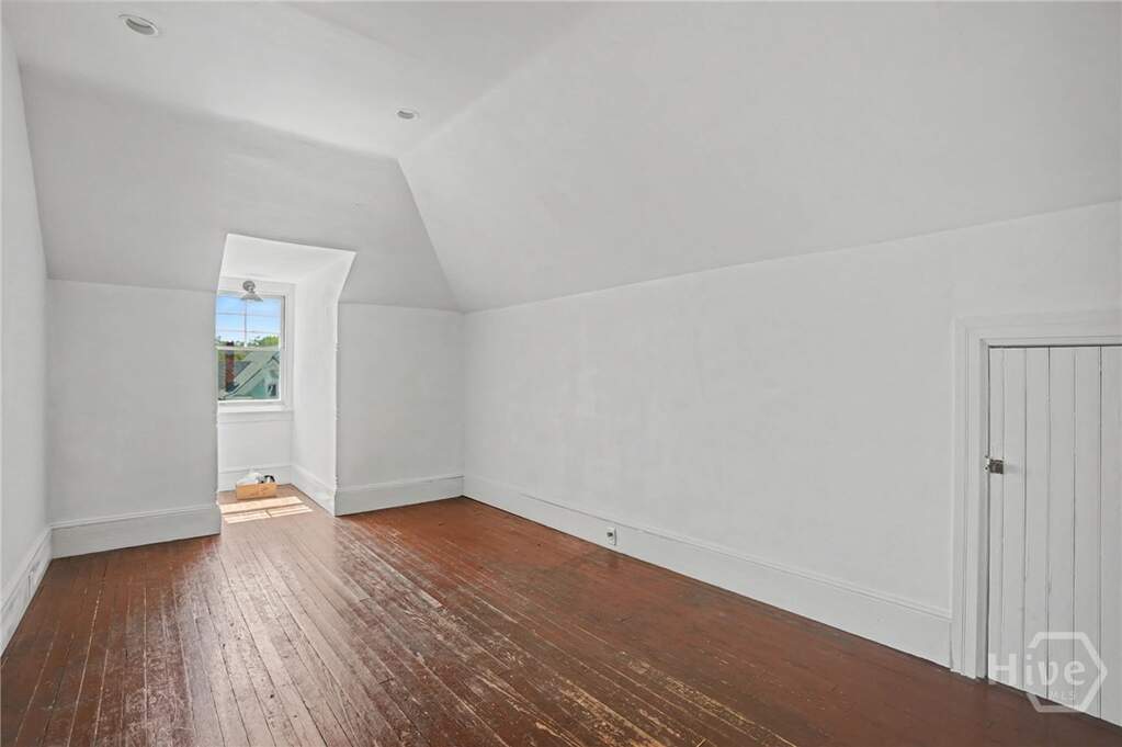 5 Bedroom Single Family Home/House's Image 20