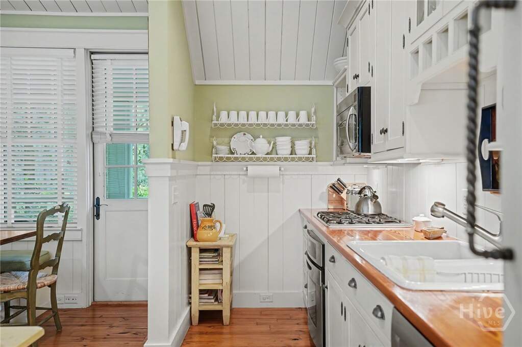 2 Bedroom Single Family Home/House's Image 18