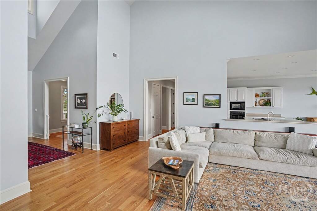 5 Bedroom Single Family Home/House's Image 13