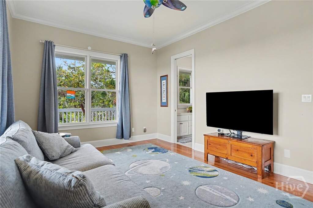 5 Bedroom Single Family Home/House's Image 23
