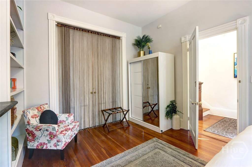 4 Bedroom Multi Unit's Image 9