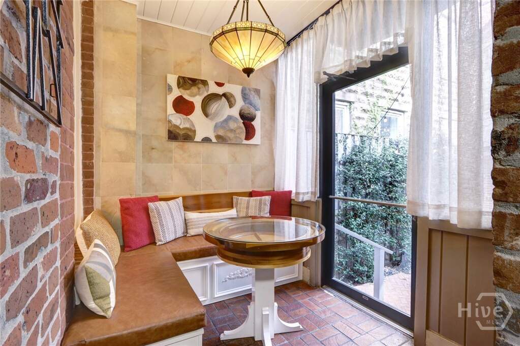 4 Bedroom Multi Unit's Image 19
