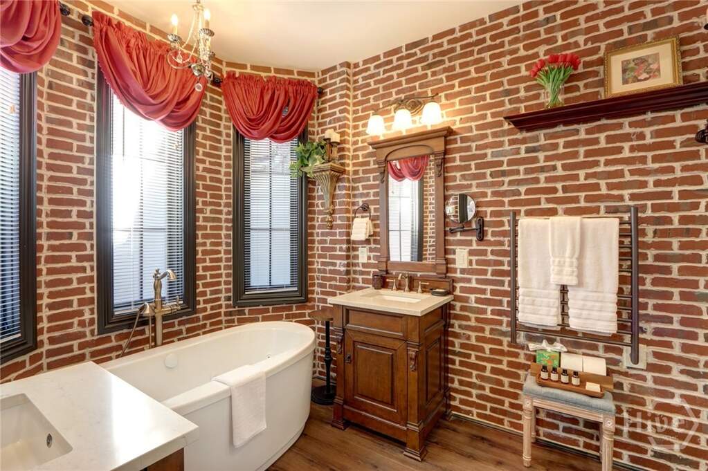 4 Bedroom Multi Unit's Image 64