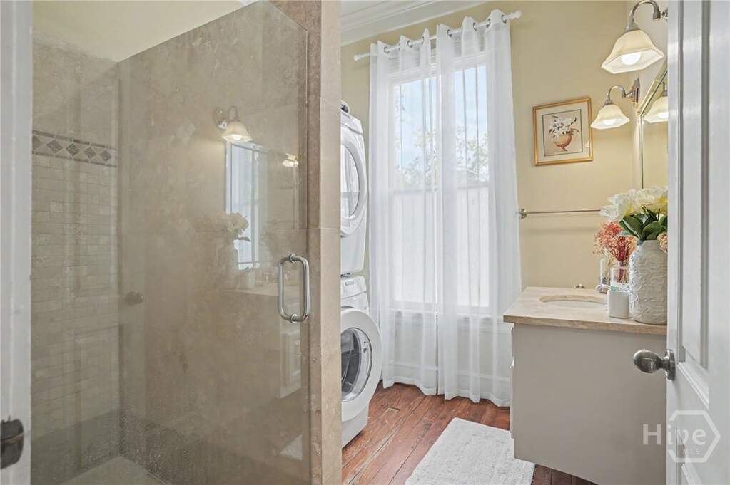 5 Bedroom Multi Unit's Image 7
