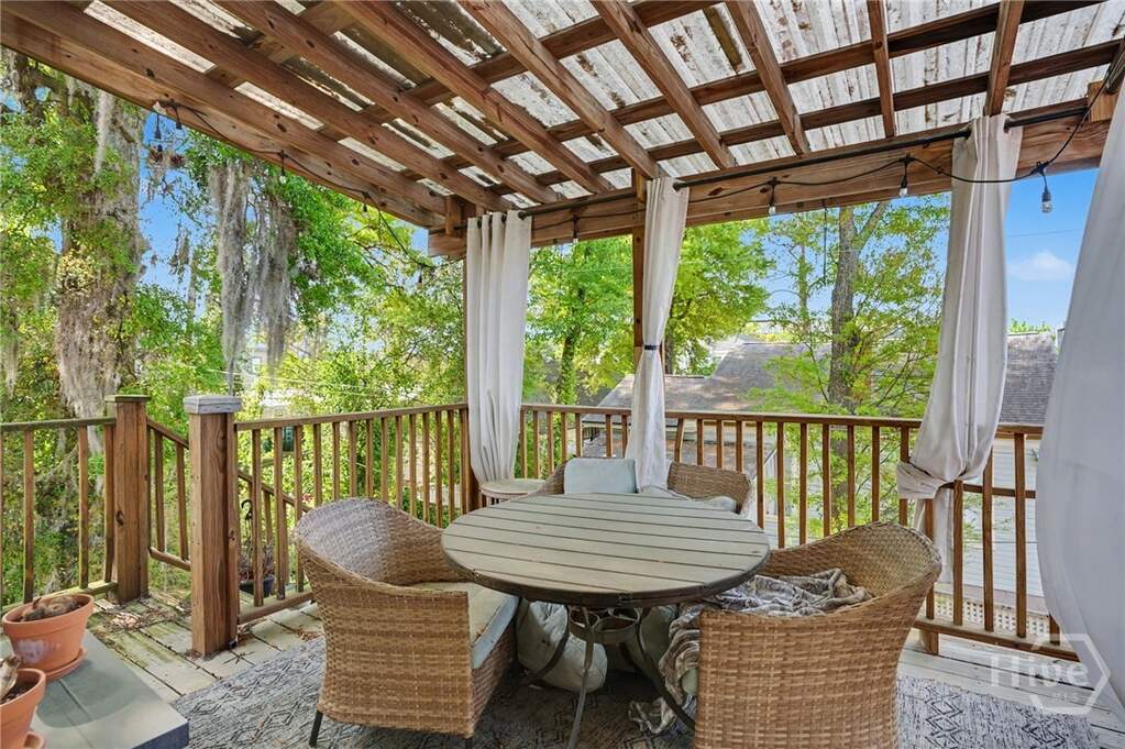 5 Bedroom Multi Unit's Image 8