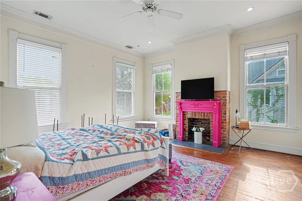 5 Bedroom Multi Unit's Image 4