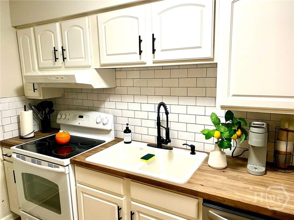 5 Bedroom Villa/Townhouse's Image 48