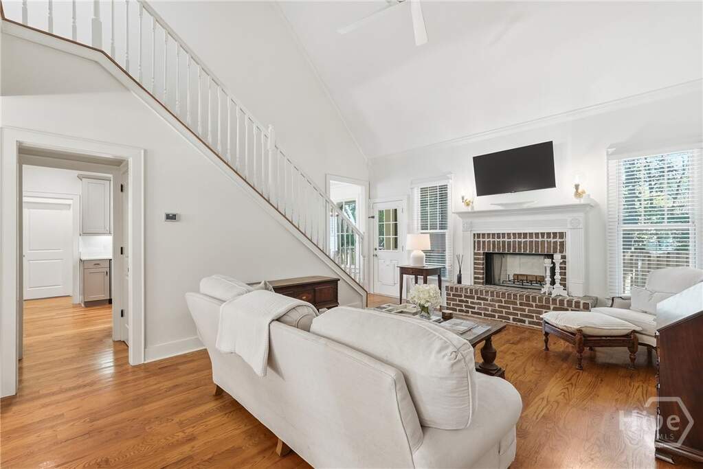4 Bedroom Single Family Home/House's Image 7