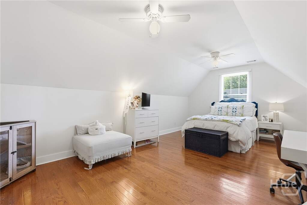 4 Bedroom Single Family Home/House's Image 25