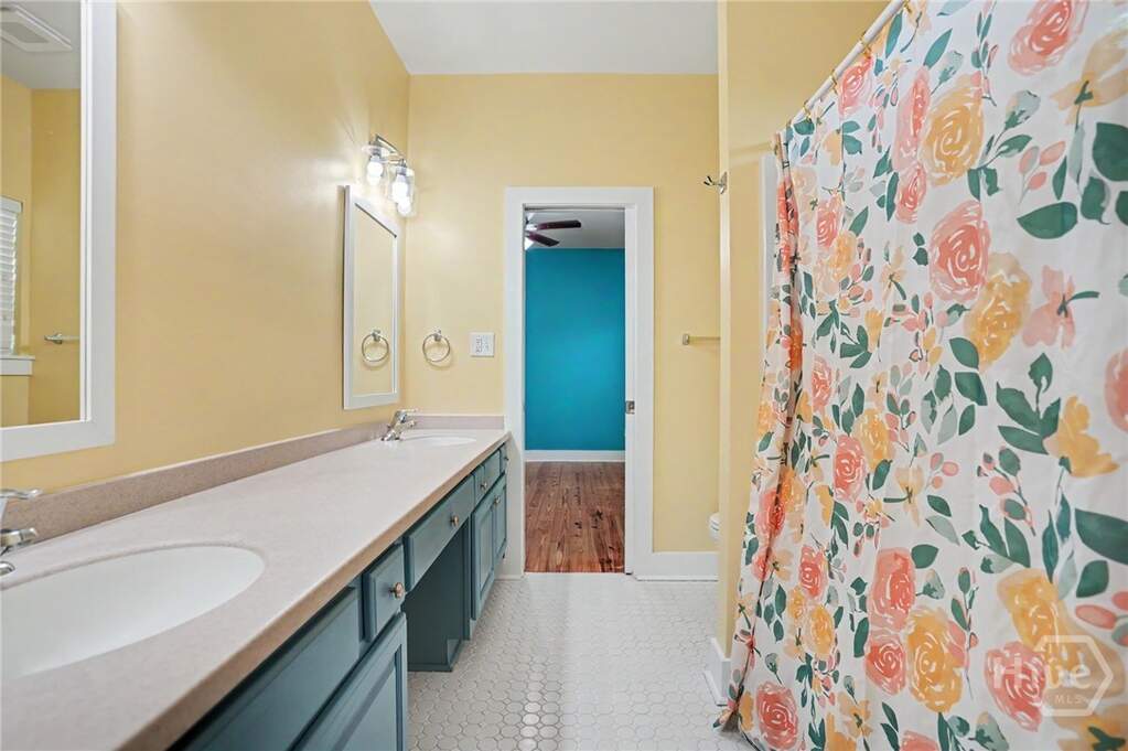 5 Bedroom Single Family Home/House's Image 31