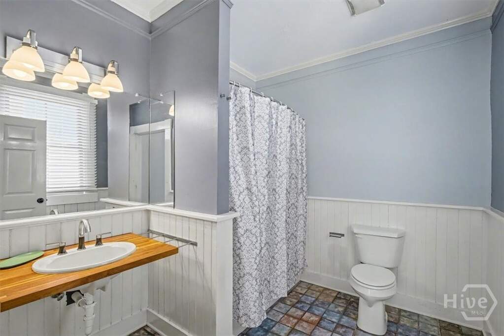 4 Bedroom Multi Unit's Image 18