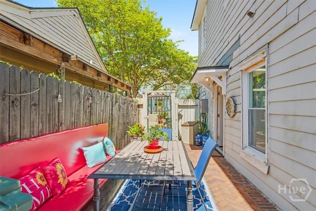 4 Bedroom Multi Unit's Image 26