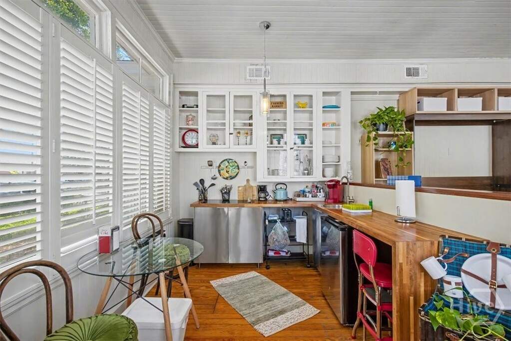 4 Bedroom Multi Unit's Image 3