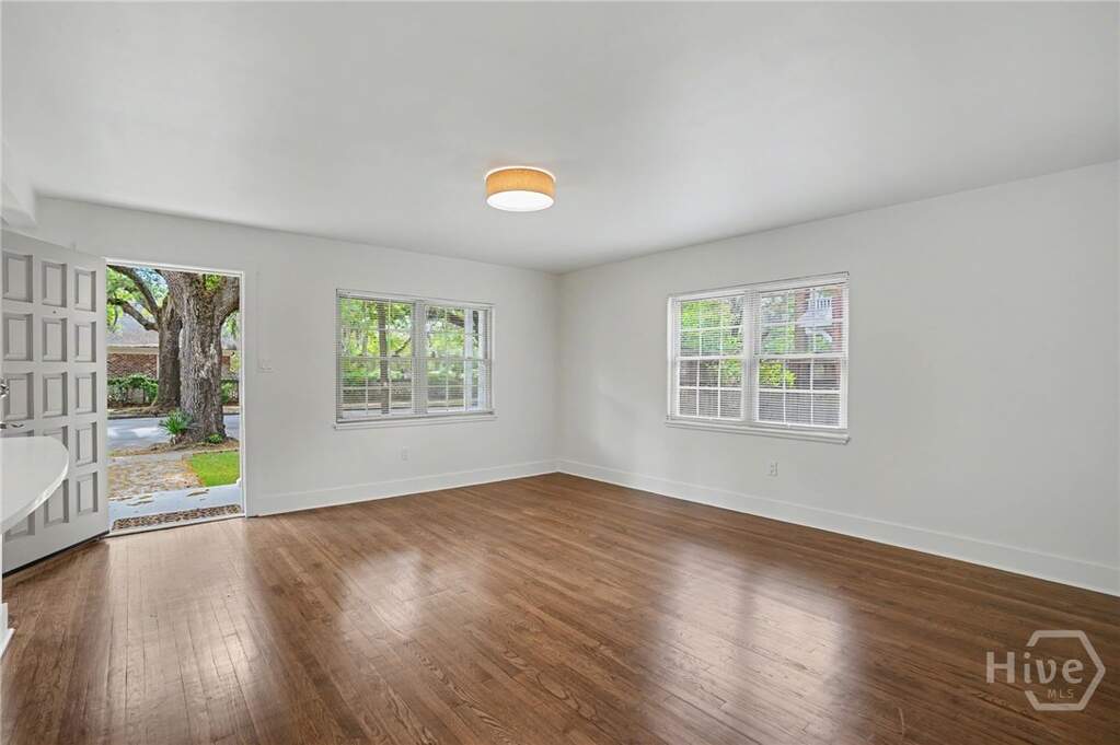 4 Bedroom Multi Unit's Image 7