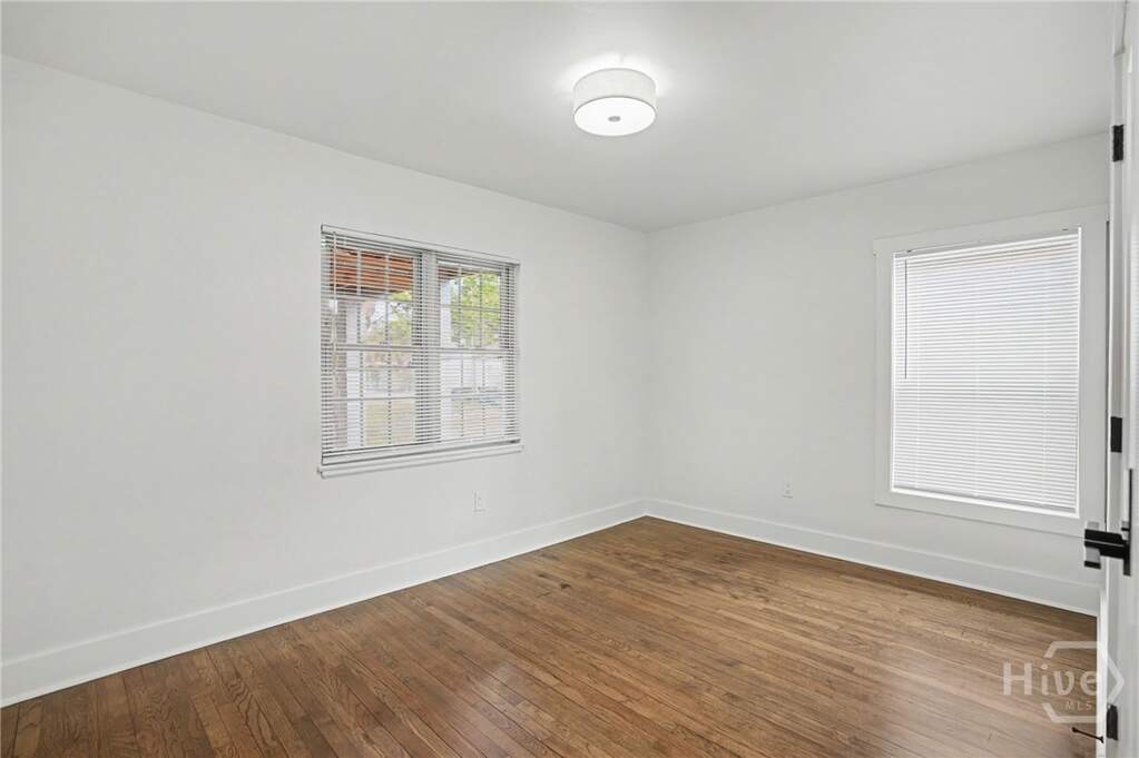 4 Bedroom Multi Unit's Image 11