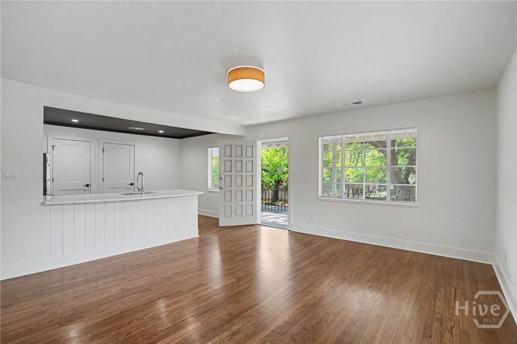 4 Bedroom Multi Unit's Image 19