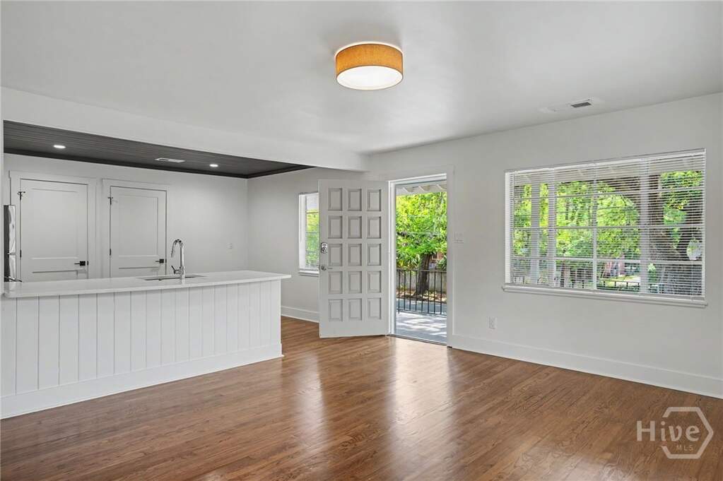 4 Bedroom Multi Unit's Image 21